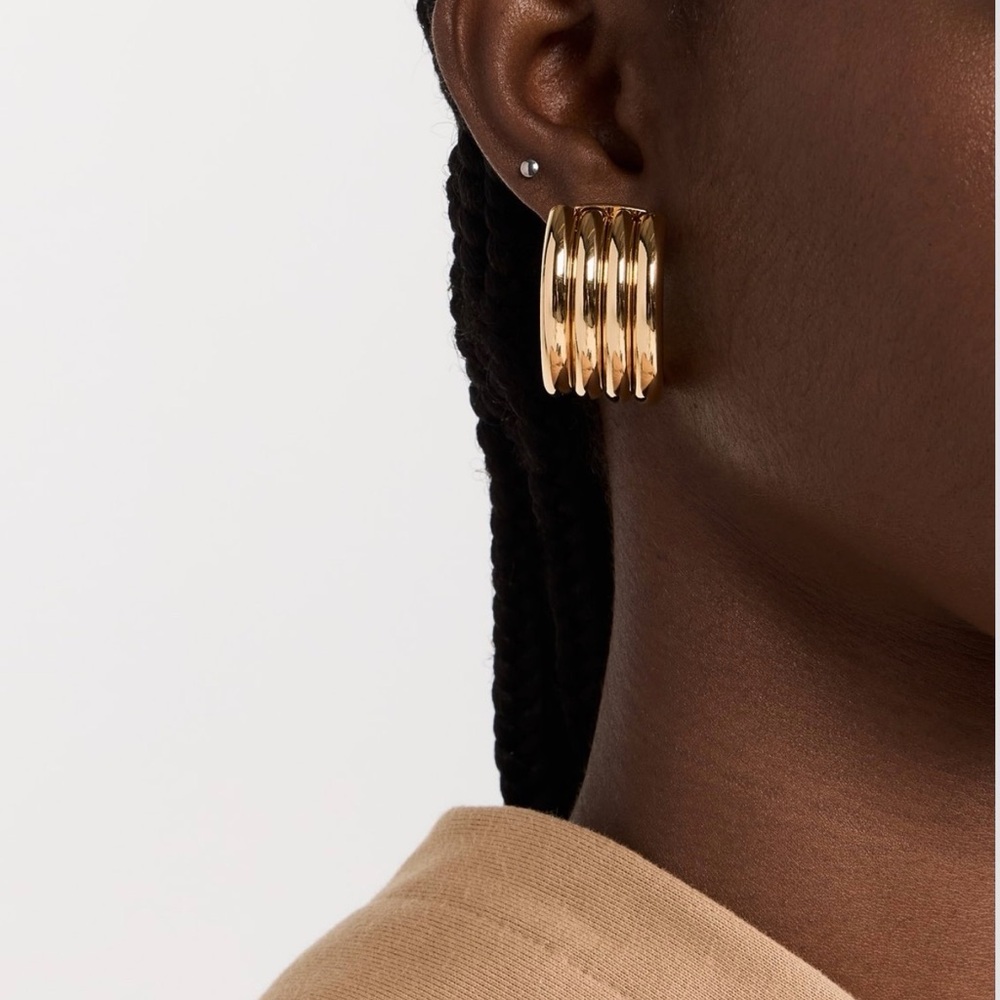 Heaven Mayhem Aria Gold Earrings